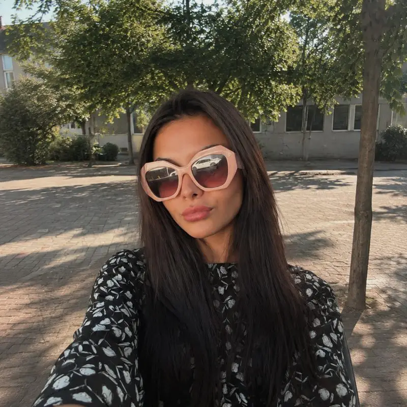 درباره ما 5 haniye hosseini